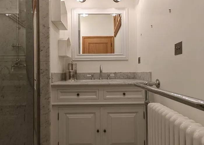 מלון Chateau De Berg-sur-Moselle