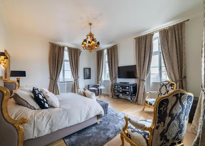 מלון Chateau De Berg-sur-Moselle